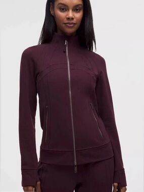 Lululemon NWT Define Track Zip-Up Jacket in Black Plum Purple Lion Size 4